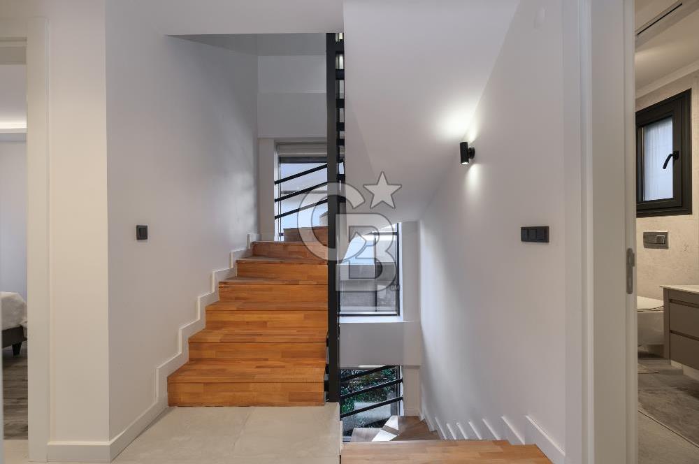 Urla Çeşmealtı Lüx 5+1 Villa