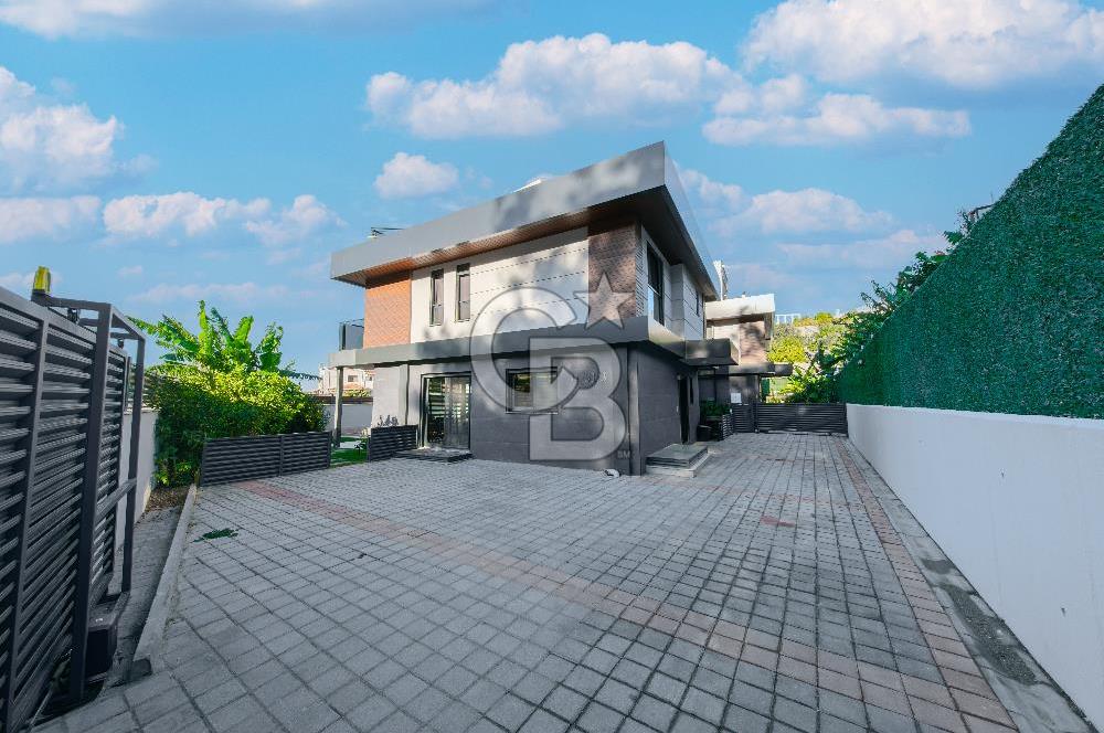 Urla Çeşmealtı Lüx 5+1 Villa