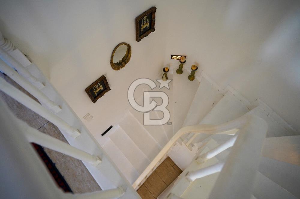 URLA/ZEYTİNALANINDA 3+1 SATILIK VİLLA