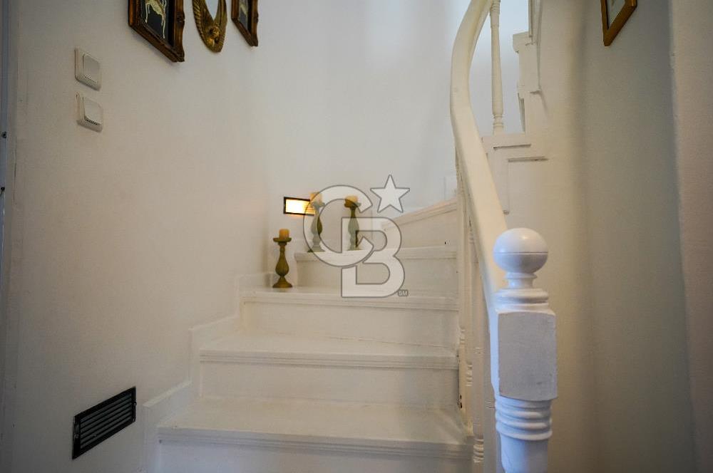 URLA/ZEYTİNALANINDA 3+1 SATILIK VİLLA