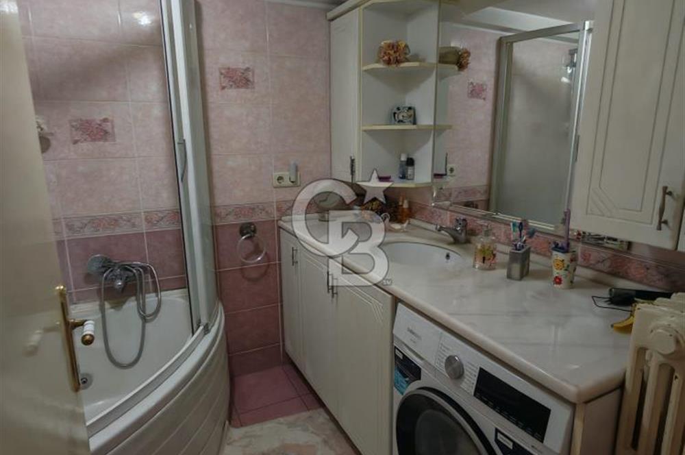 Mithatpaşa Cadde Üzerinde Asansörlü Otoparklı Satılık 4+1