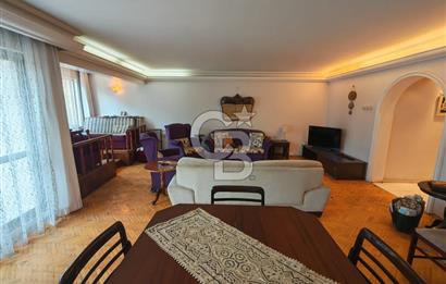 Mithatpaşa Cadde Üzerinde Asansörlü Otoparklı Satılık 4+1