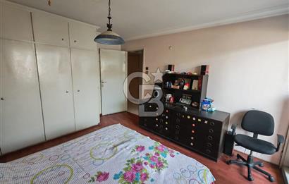 Mithatpaşa Cadde Üzerinde Asansörlü Otoparklı Satılık 4+1