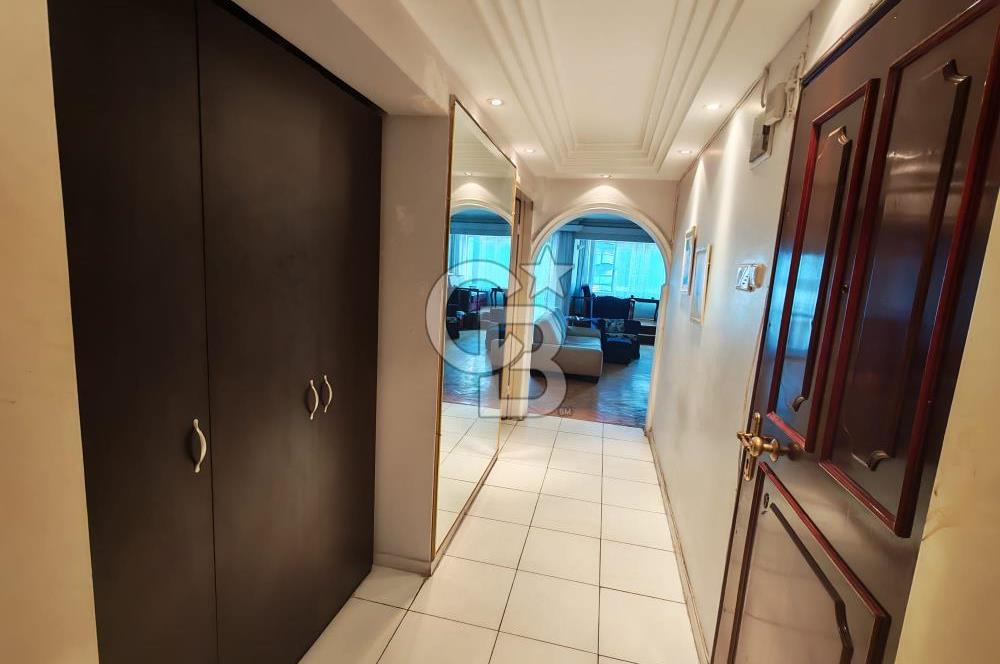 Mithatpaşa Cadde Üzerinde Asansörlü Otoparklı Satılık 4+1