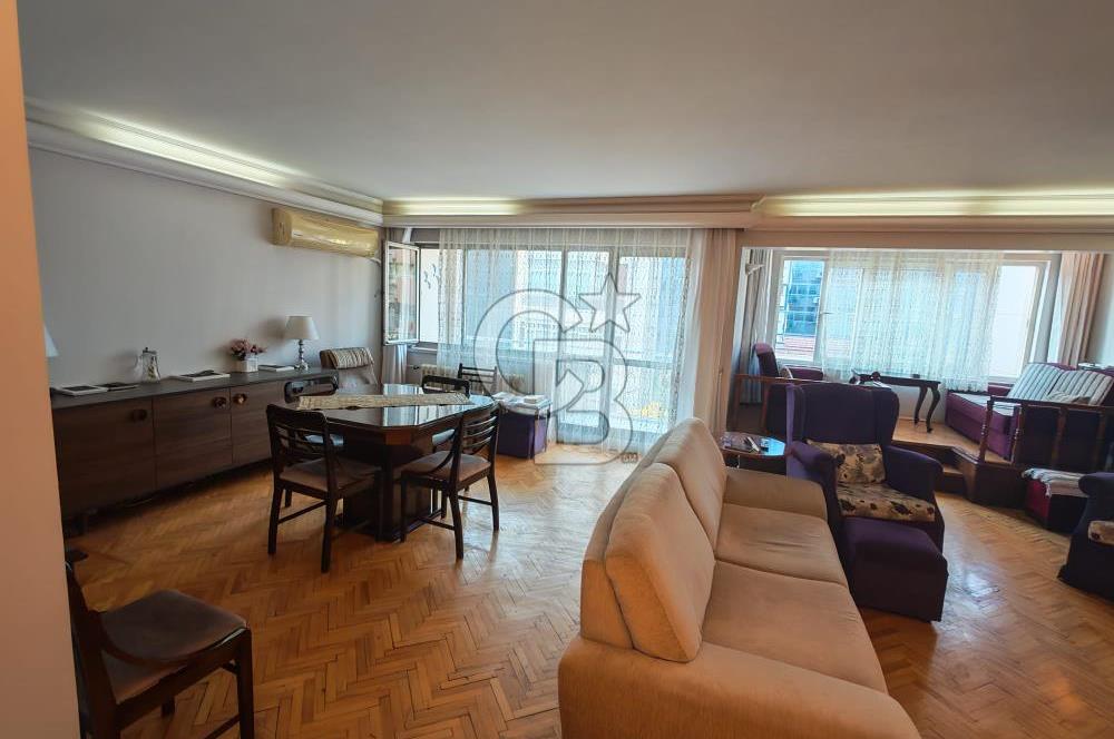 Mithatpaşa Cadde Üzerinde Asansörlü Otoparklı Satılık 4+1