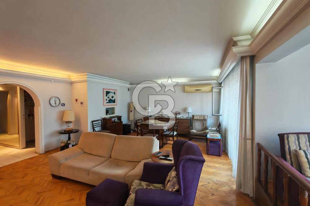 Mithatpaşa Cadde Üzerinde Asansörlü Otoparklı Satılık 4+1