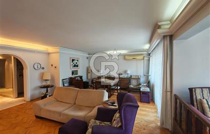 Mithatpaşa Cadde Üzerinde Asansörlü Otoparklı Satılık 4+1