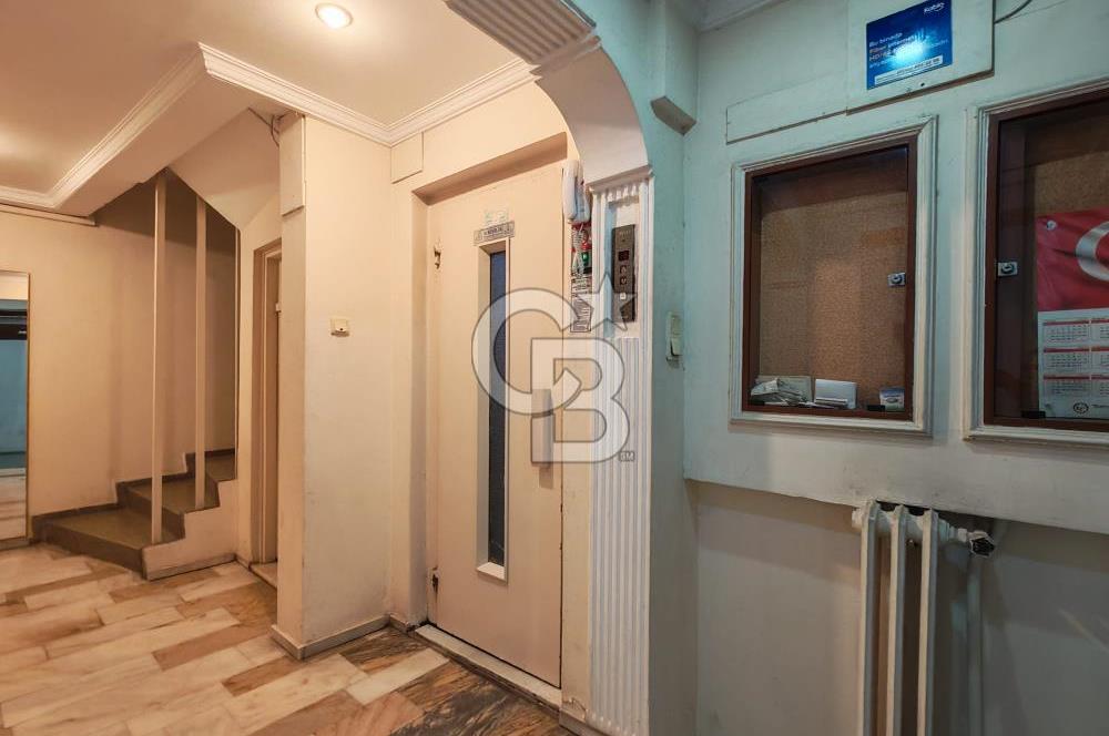 Mithatpaşa Cadde Üzerinde Asansörlü Otoparklı Satılık 4+1