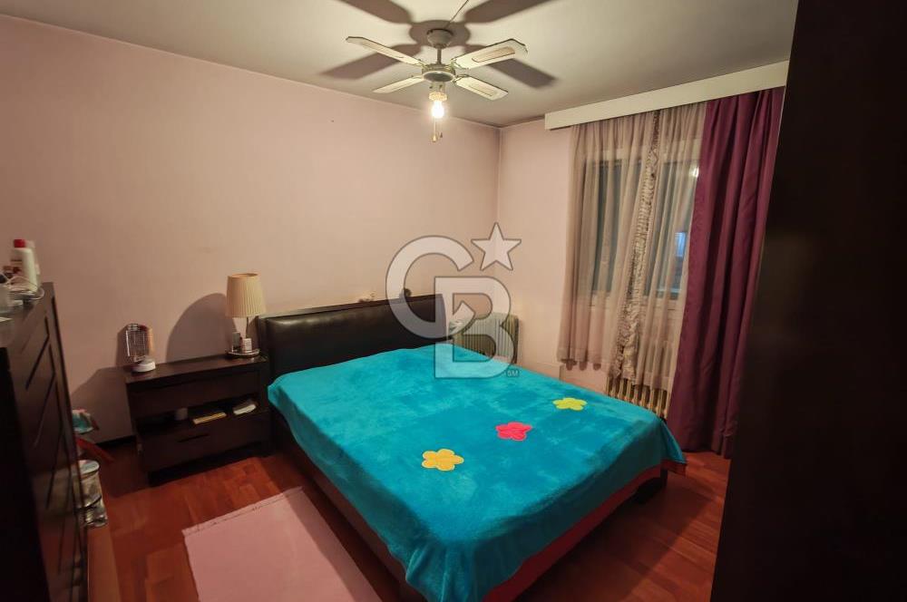 Mithatpaşa Cadde Üzerinde Asansörlü Otoparklı Satılık 4+1