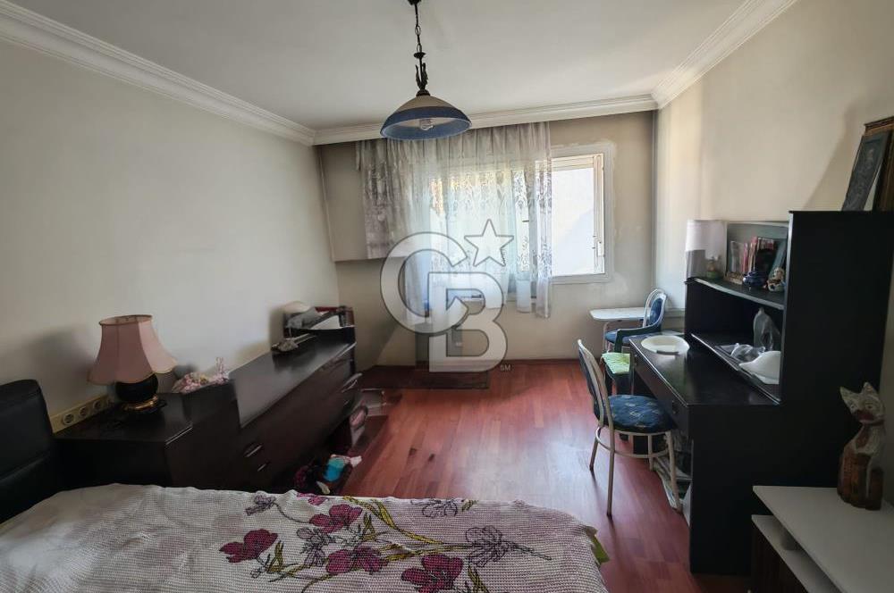 Mithatpaşa Cadde Üzerinde Asansörlü Otoparklı Satılık 4+1