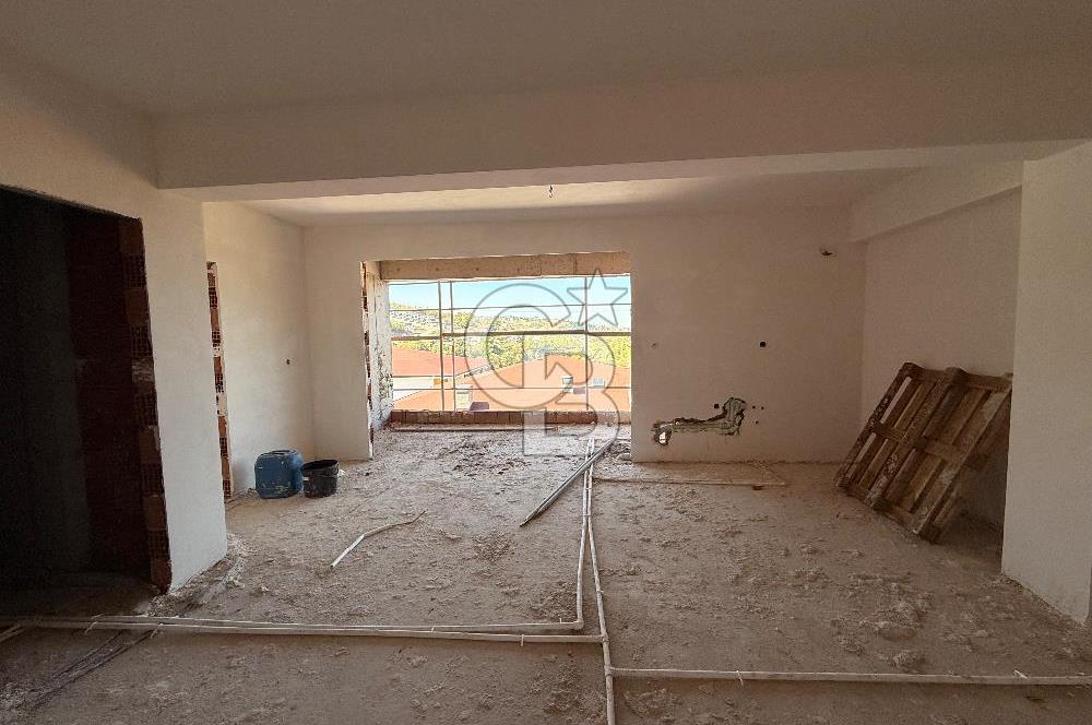 BAŞİSKELE SATILIK GENİŞ 1+1 ARAKAT ASANSÖRLÜ DAİRE