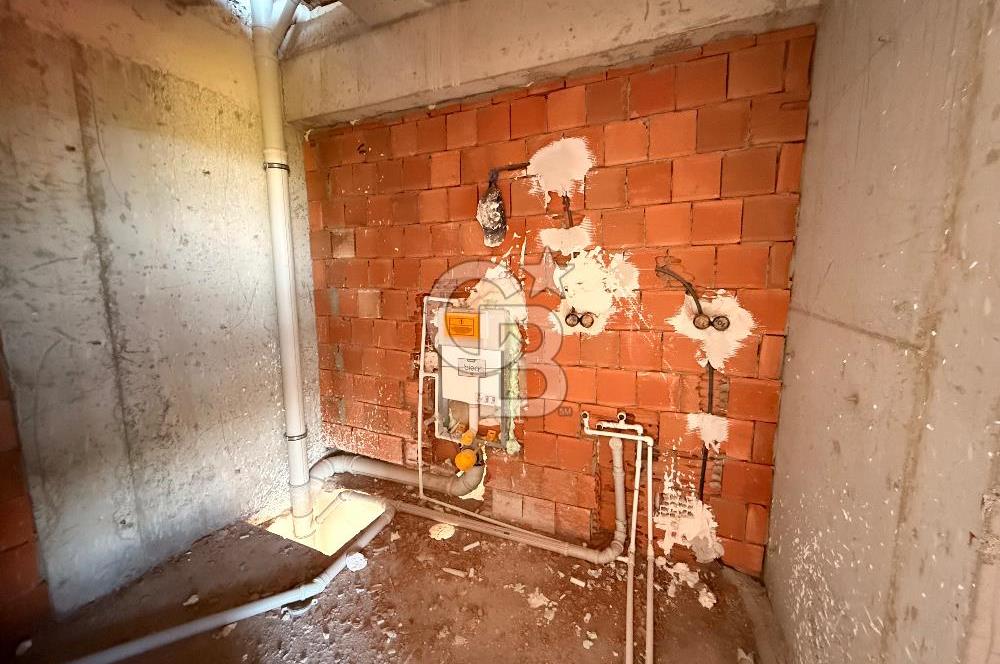 BAŞİSKELE SATILIK GENİŞ 1+1 ARAKAT ASANSÖRLÜ DAİRE