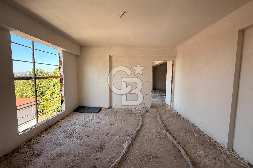 BAŞİSKELE SATILIK GENİŞ 1+1 ARAKAT ASANSÖRLÜ DAİRE