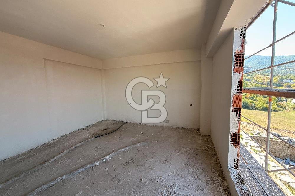 BAŞİSKELE SATILIK GENİŞ 1+1 ARAKAT ASANSÖRLÜ DAİRE