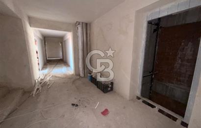 BAŞİSKELE SATILIK GENİŞ 1+1 ARAKAT ASANSÖRLÜ DAİRE