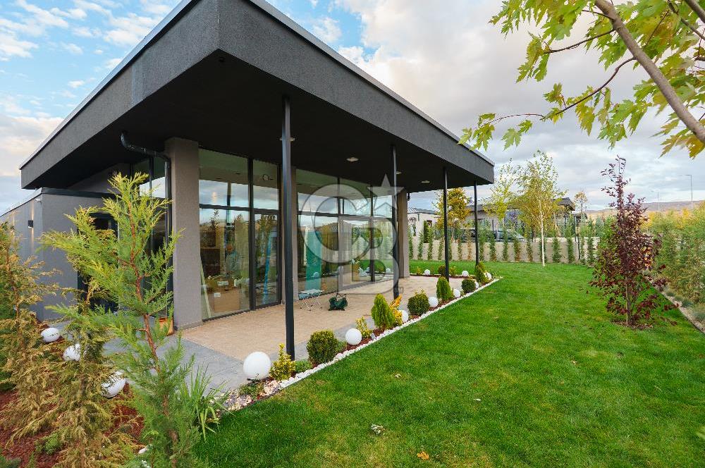 MOGAN MANZARALI LUNA SİTESİ 5+1 240 m2 PEYZAJLI SATILIK VİLLA