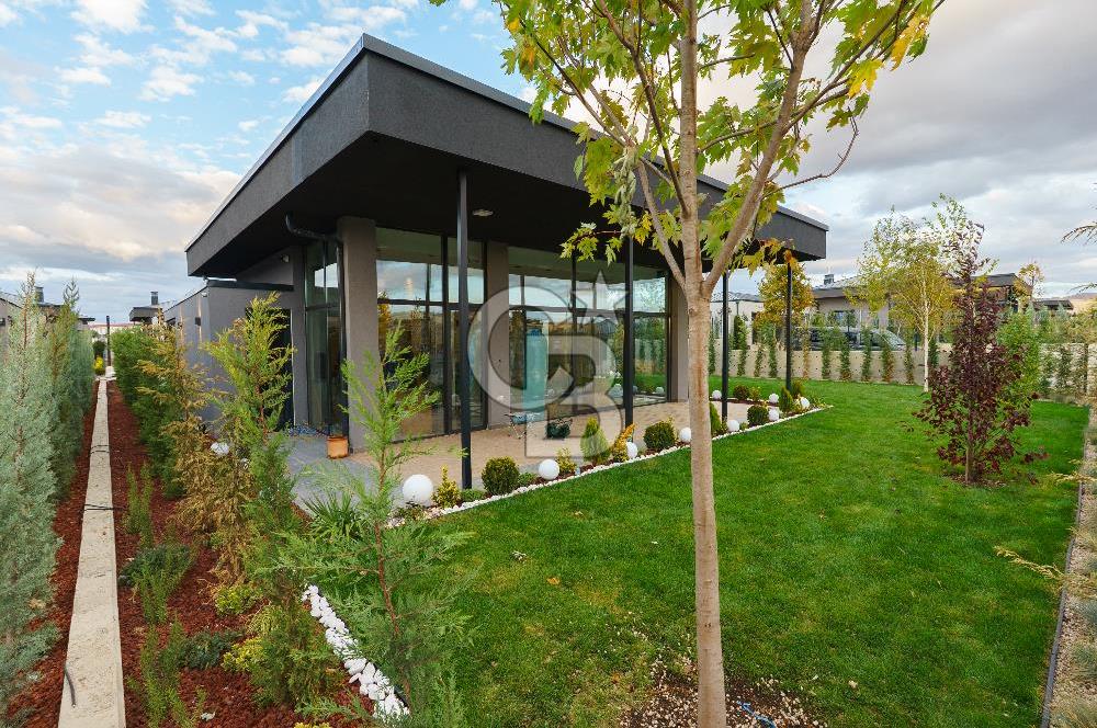 MOGAN MANZARALI LUNA SİTESİ 5+1 240 m2 PEYZAJLI SATILIK VİLLA