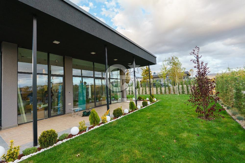 MOGAN MANZARALI LUNA SİTESİ 5+1 240 m2 PEYZAJLI SATILIK VİLLA