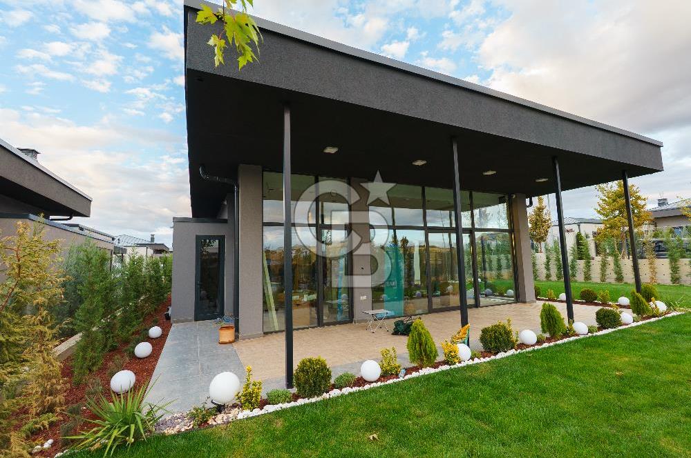 MOGAN MANZARALI LUNA SİTESİ 5+1 240 m2 PEYZAJLI SATILIK VİLLA