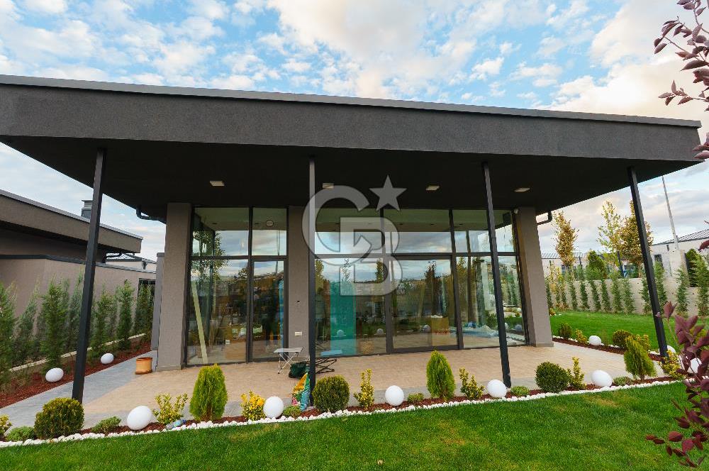 MOGAN MANZARALI LUNA SİTESİ 5+1 240 m2 PEYZAJLI SATILIK VİLLA