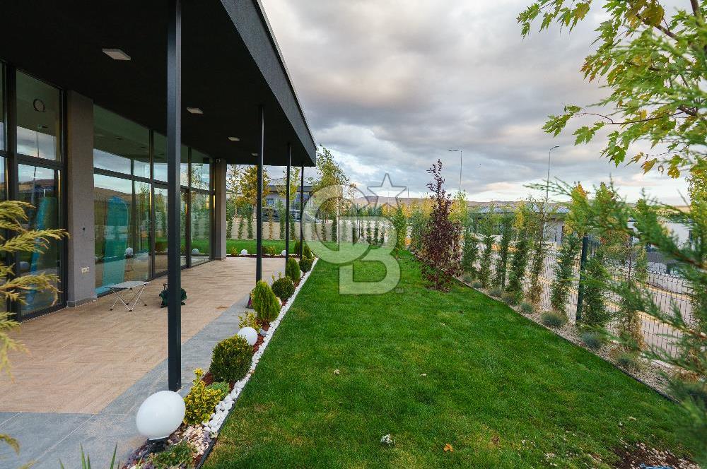 MOGAN MANZARALI LUNA SİTESİ 5+1 240 m2 PEYZAJLI SATILIK VİLLA
