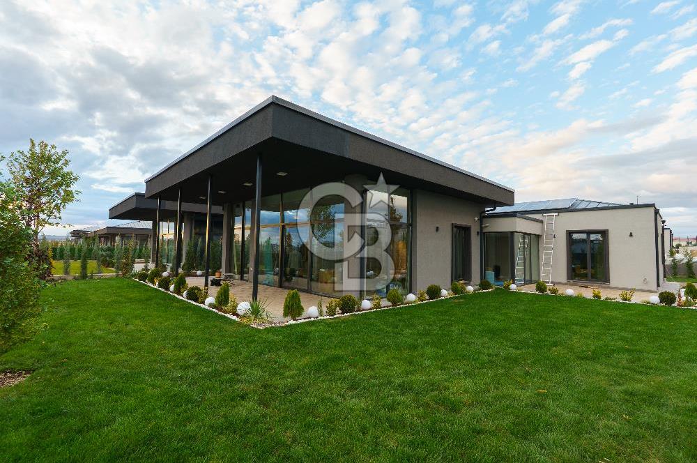 MOGAN MANZARALI LUNA SİTESİ 5+1 240 m2 PEYZAJLI SATILIK VİLLA