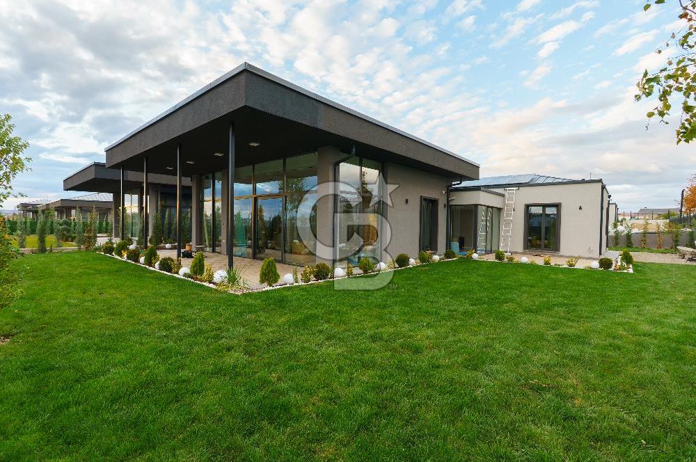 MOGAN MANZARALI LUNA SİTESİ 5+1 240 m2 PEYZAJLI SATILIK VİLLA