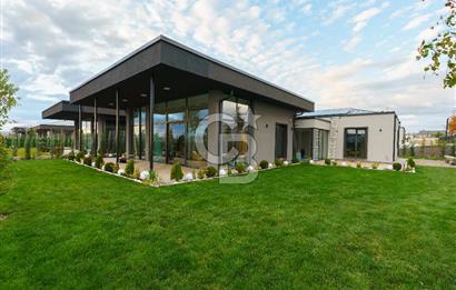 MOGAN MANZARALI LUNA SİTESİ 5+1 240 m2 PEYZAJLI SATILIK VİLLA