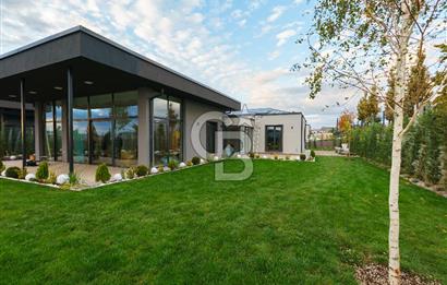 MOGAN MANZARALI LUNA SİTESİ 5+1 240 m2 PEYZAJLI SATILIK VİLLA