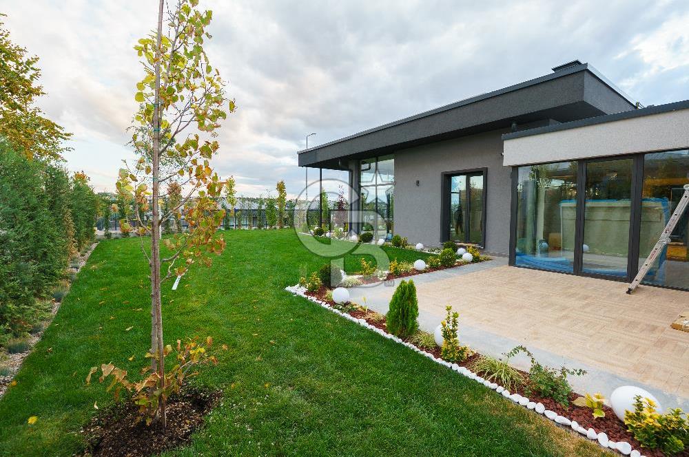 MOGAN MANZARALI LUNA SİTESİ 5+1 240 m2 PEYZAJLI SATILIK VİLLA