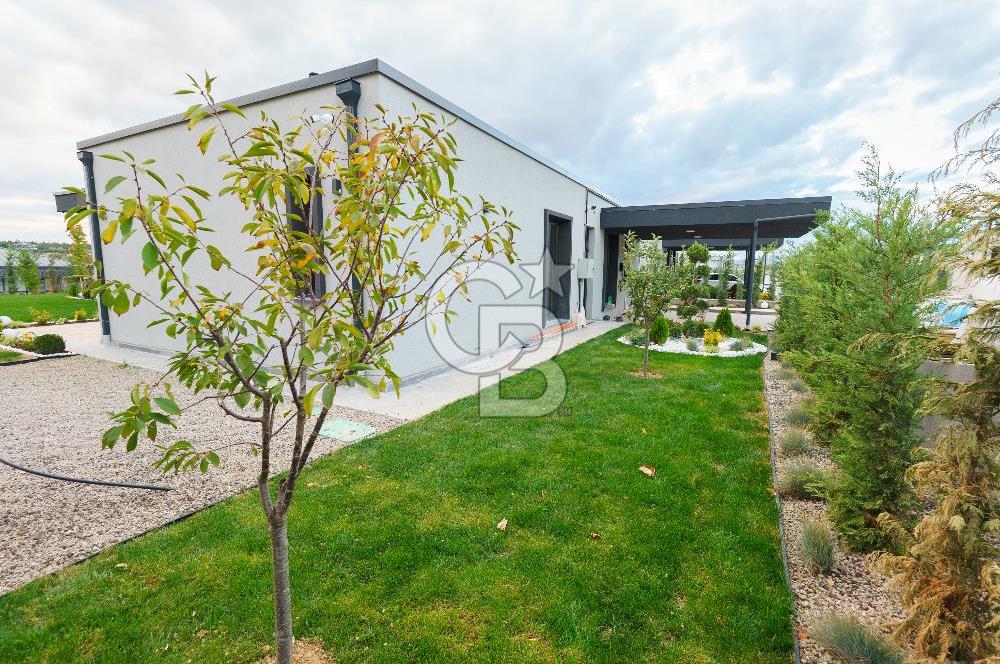 MOGAN MANZARALI LUNA SİTESİ 5+1 240 m2 PEYZAJLI SATILIK VİLLA