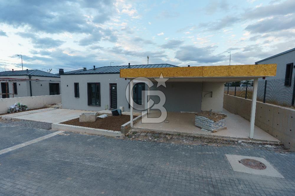 MOGAN MANZARALI LUNA SİTESİ 5+1 240 m2 PEYZAJLI SATILIK VİLLA
