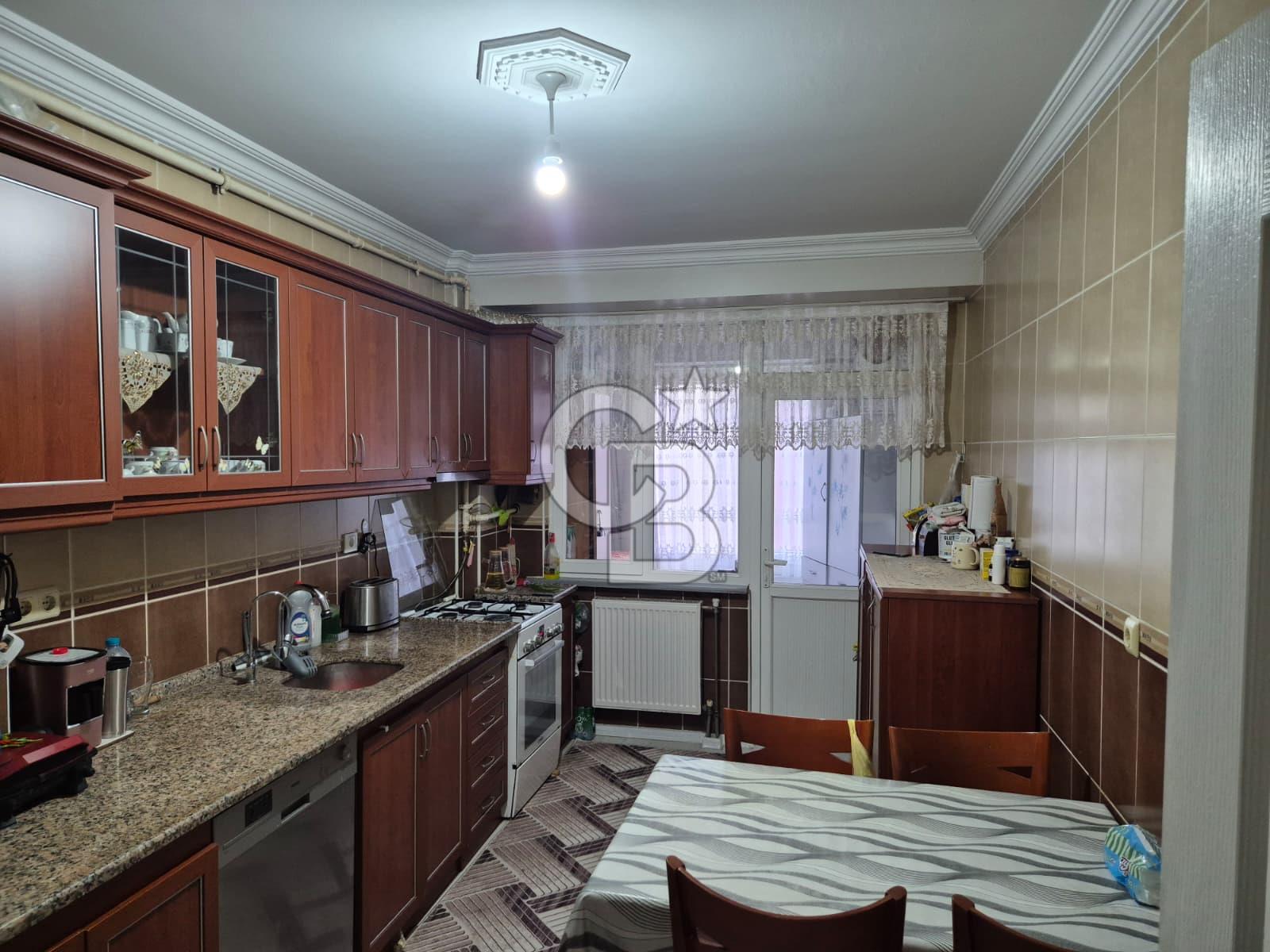 Çorlu Muhittin ' de 135 m2  Satılık  3+1 Daire   !