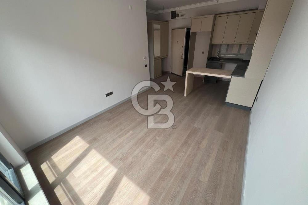 GÖLBAŞI KARŞIYAKADA GÖLESIFIR 1+1 2.KAT İSKANLI CADDEÜZERİ DAİRE