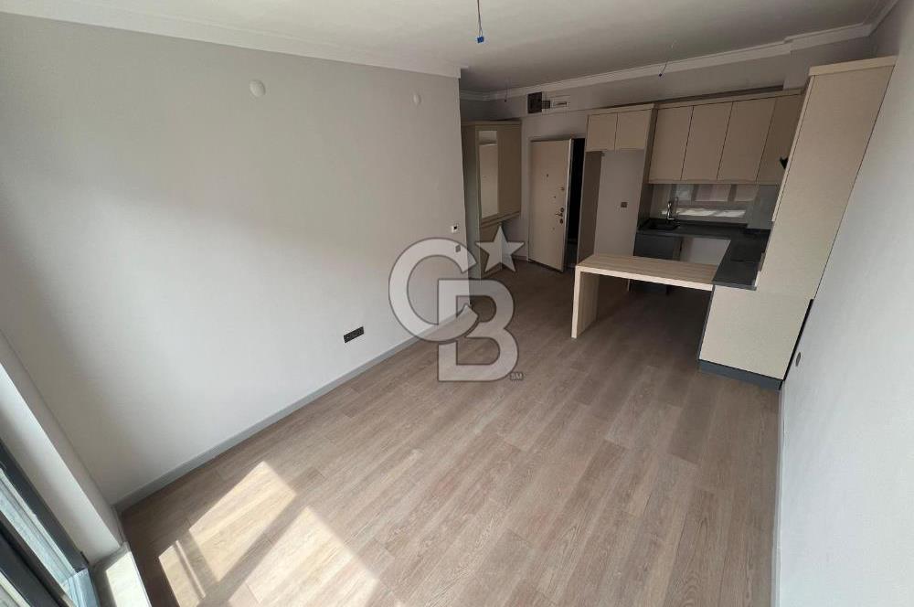 GÖLBAŞI KARŞIYAKADA GÖLESIFIR 1+1 2.KAT İSKANLI CADDEÜZERİ DAİRE