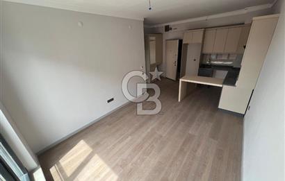 GÖLBAŞI KARŞIYAKADA GÖLESIFIR 1+1 2.KAT İSKANLI CADDEÜZERİ DAİRE