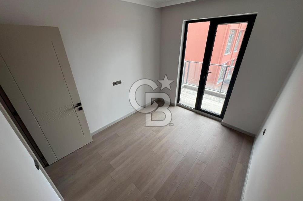 GÖLBAŞI KARŞIYAKADA GÖLESIFIR 1+1 2.KAT İSKANLI CADDEÜZERİ DAİRE