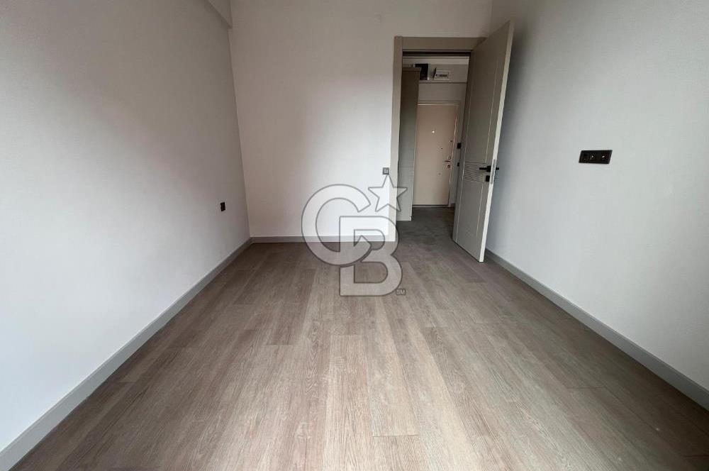 GÖLBAŞI KARŞIYAKADA GÖLESIFIR 1+1 2.KAT İSKANLI CADDEÜZERİ DAİRE