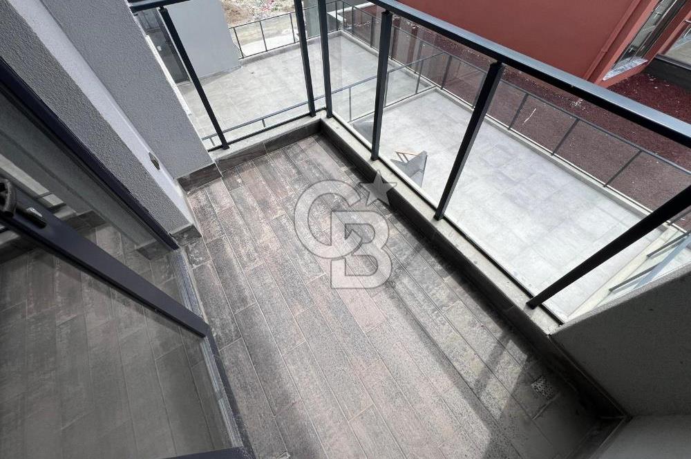 GÖLBAŞI KARŞIYAKADA GÖLESIFIR 1+1 2.KAT İSKANLI CADDEÜZERİ DAİRE