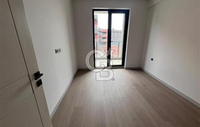 GÖLBAŞI KARŞIYAKADA GÖLESIFIR 1+1 2.KAT İSKANLI CADDEÜZERİ DAİRE