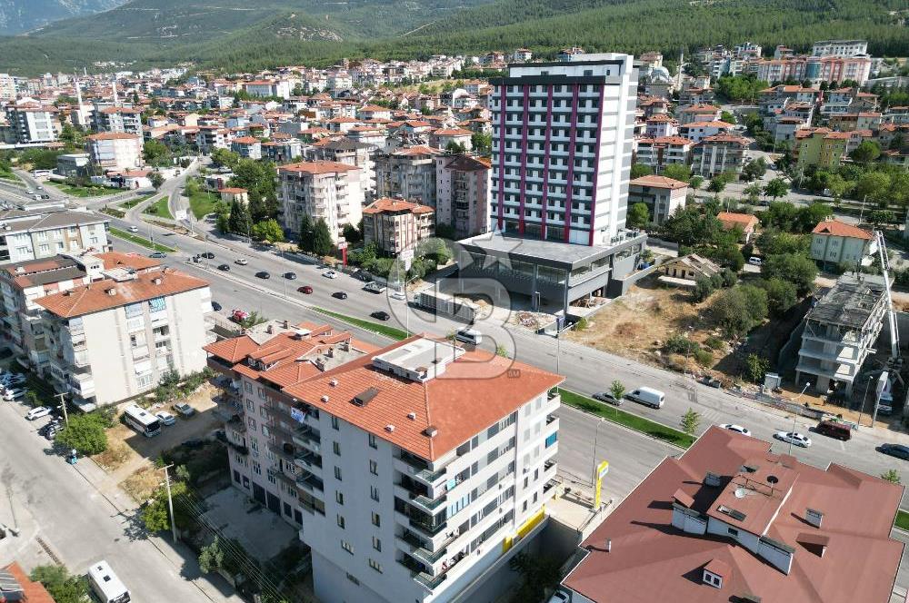 Bağbaşı Mah. Antalya Asfaltı Üzerinde Satılık 4+1 220 m2 Daire