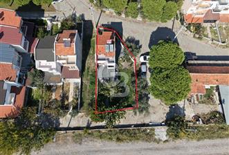 Ayvalık Altınova da Tamamen Yenilenmiş Tripleks Köşe Villa