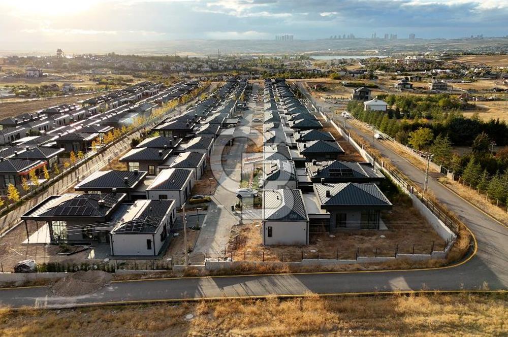 MOGAN MANZARALI LUNA SİTESİ 5+1 240 m2 PEYZAJLI SATILIK VİLLA