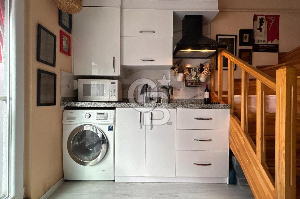 KADIKÖY,MODA,BAHARİYE CD. 3 DK. TERASLI 1,5+1 ÇATI DUBLEKS DAİRE