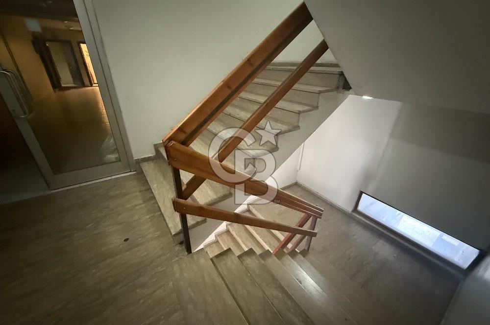 KOCAELİ İZMİT KÖRFEZ MAHALLESİ'NDE MERKEZİ KONUMDA SATILIK OFİS