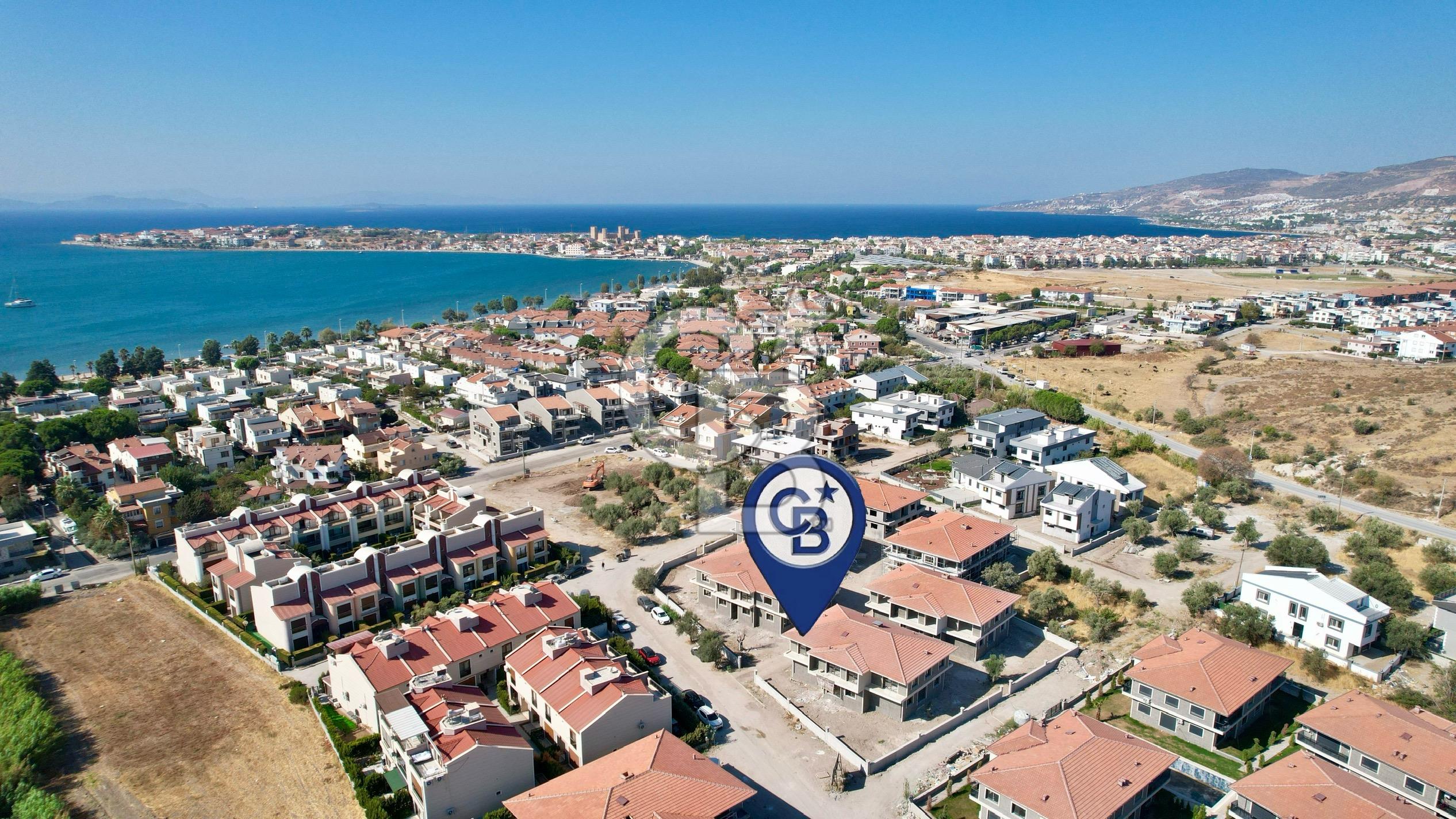 Çandarlı denize 250 metre mesafede site içinde havuzlu 1 + 1 daire