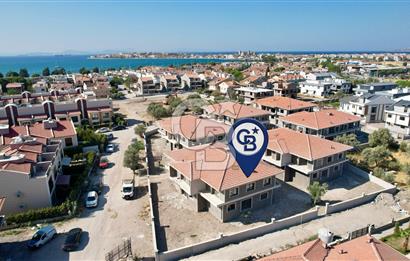 Çandarlı denize 250 metre mesafede site içinde havuzlu 1 + 1 daire