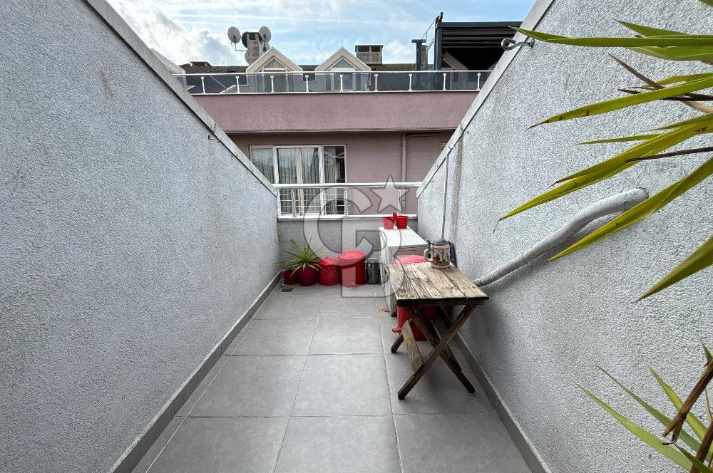 KADIKÖY,MODA,BAHARİYE CD. 3 DK. TERASLI 1,5+1 ÇATI DUBLEKS DAİRE