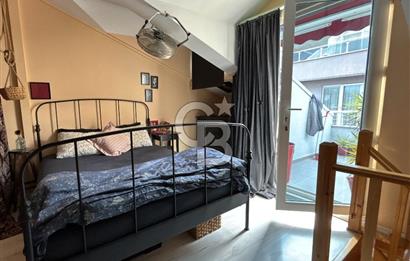 KADIKÖY,MODA,BAHARİYE CD. 3 DK. TERASLI 1,5+1 ÇATI DUBLEKS DAİRE