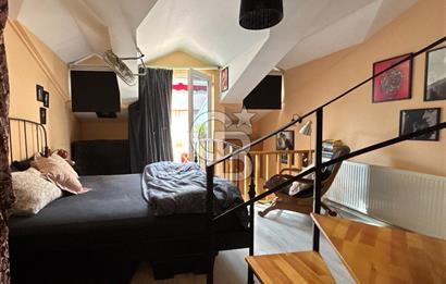 KADIKÖY,MODA,BAHARİYE CD. 3 DK. TERASLI 1,5+1 ÇATI DUBLEKS DAİRE